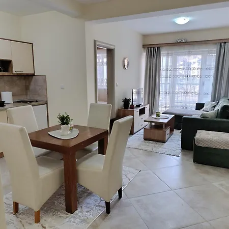 Aurora I&n Apartament