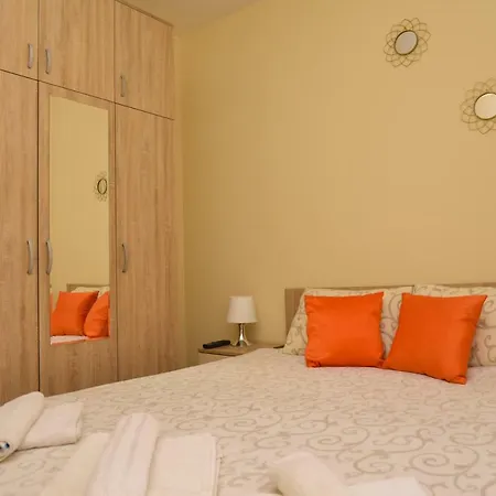 Apartment Aurora I&n *